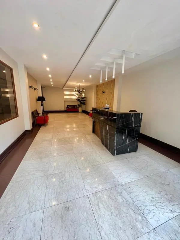 image 70 متر / موقعیت اداری / خوش نقشه / شمال جردن 9