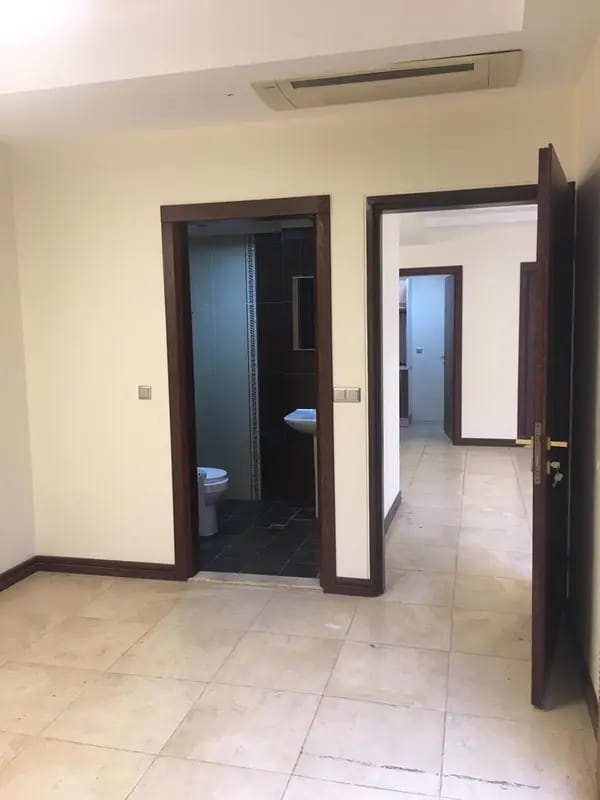 image 70 متر / موقعیت اداری / خوش نقشه / شمال جردن 4